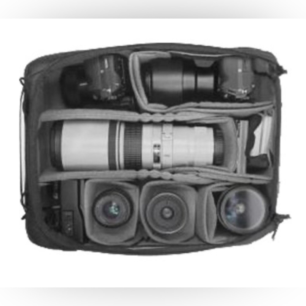 NEW - Peak Design V1 Camera Cube, Large